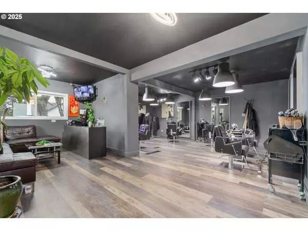 Eugene, OR 97401,509 E 13TH AVE SE