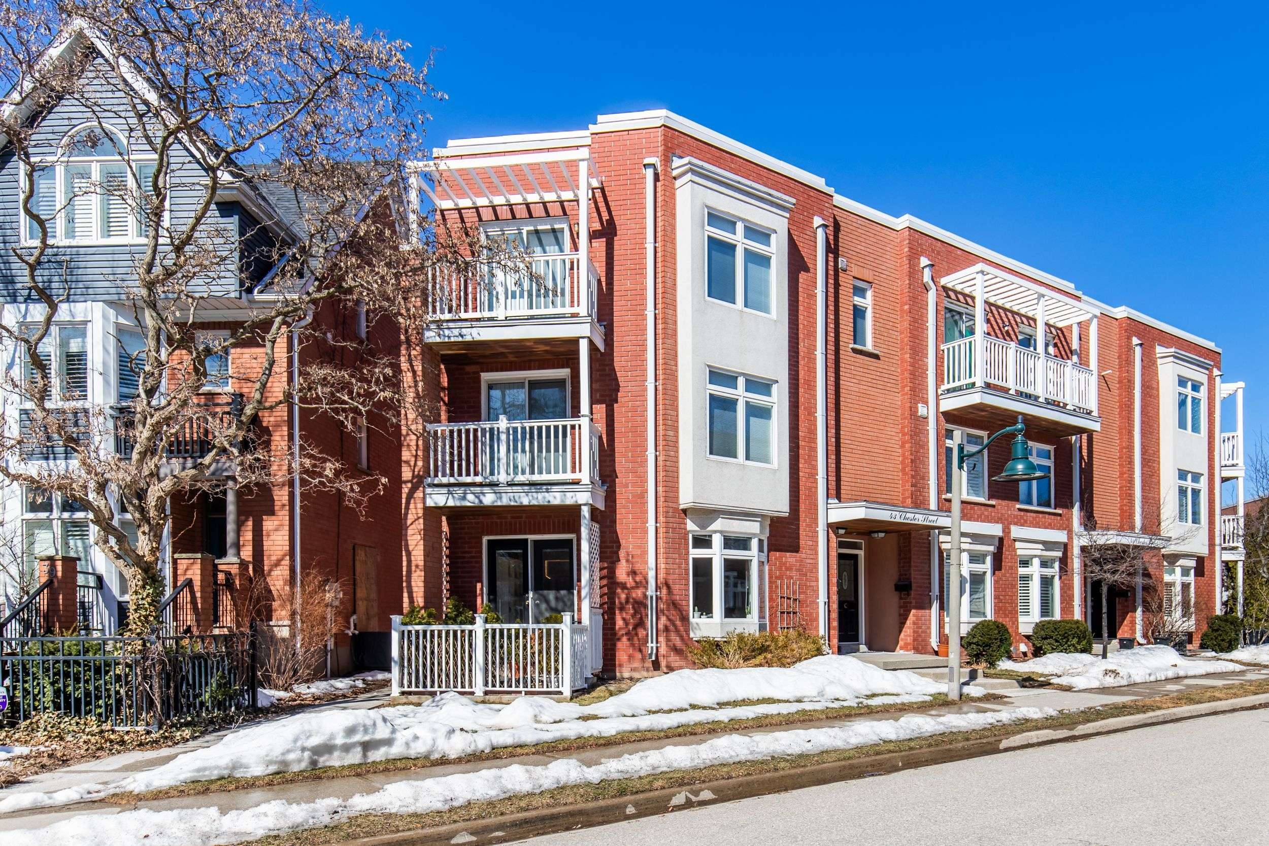 Oakville, ON L6H 6J9,43A Chester ST #A