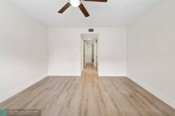 Tamarac, FL 33319,6085 N Sabal Palm Blvd #108