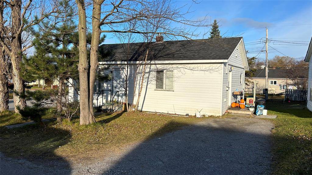 1 PRESWICK Street, Stephenville, NL A2N 1A1