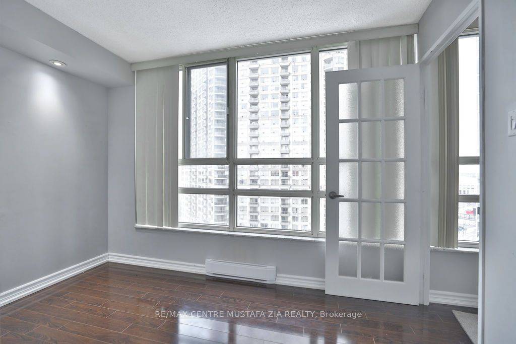 Mississauga, ON L5B 3Z4,250 Webb DR #1506