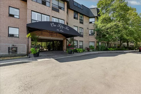 Newmarket, ON L3Y 8C2,155 Main ST N #117