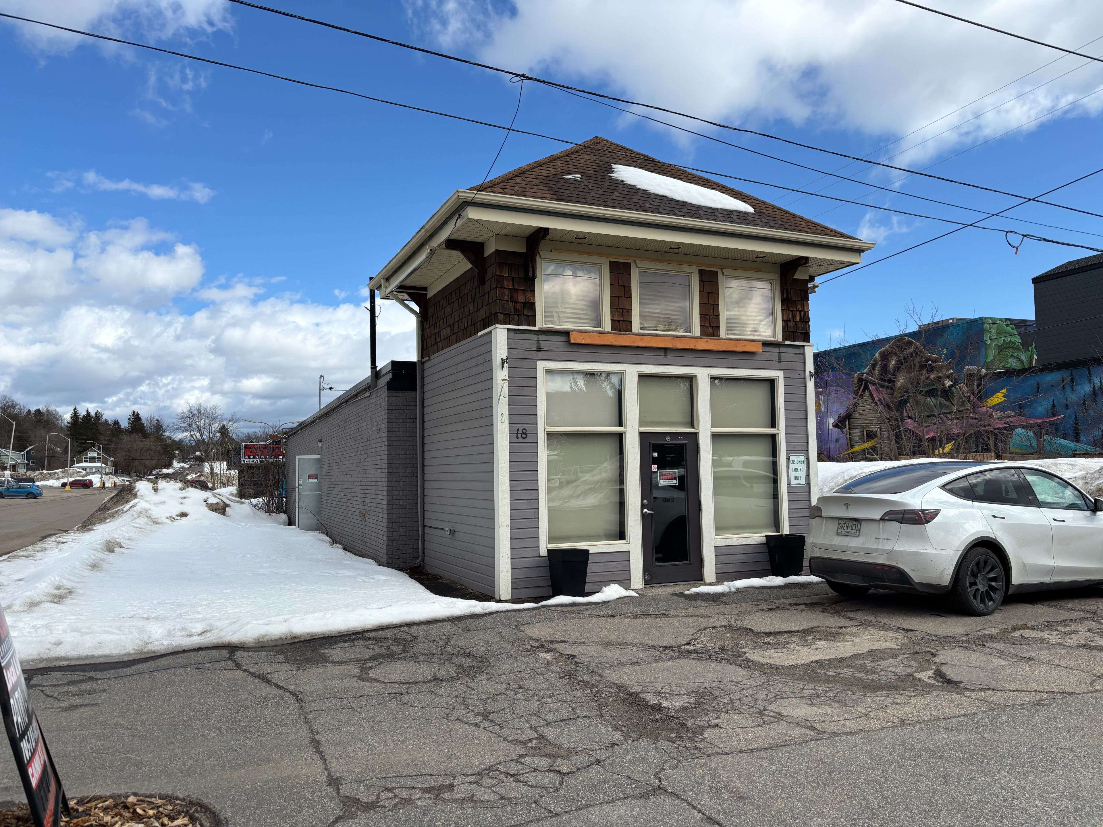 Huntsville, ON P1H 1H2,18 John ST