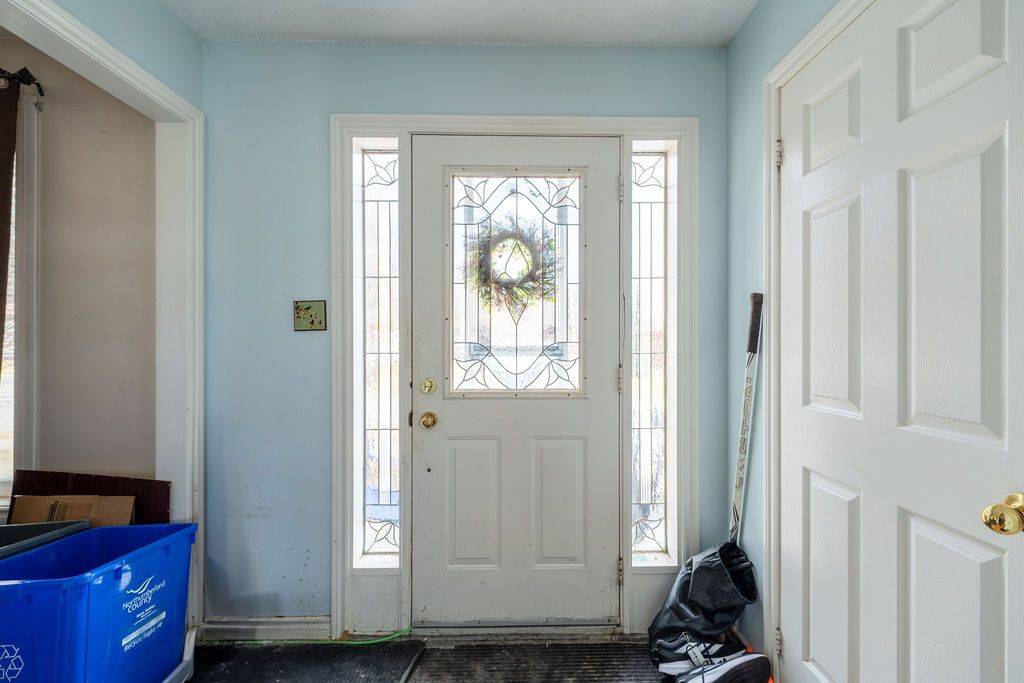 Cobourg, ON K9A 5N7,661 Ewing ST