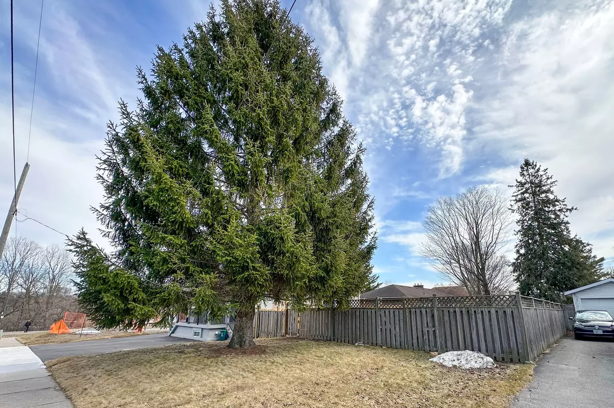 Oshawa, ON L1J 2T2,283 Humber AVE