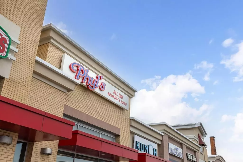 St. Catharines, ON L2T 4E3,344 Glendale AVE #B2