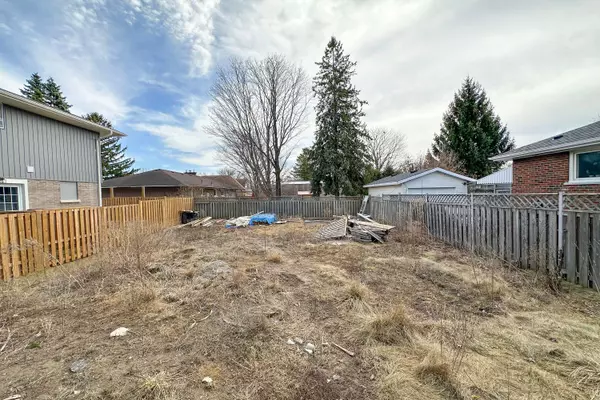 Oshawa, ON L1J 2T2,283 Humber AVE