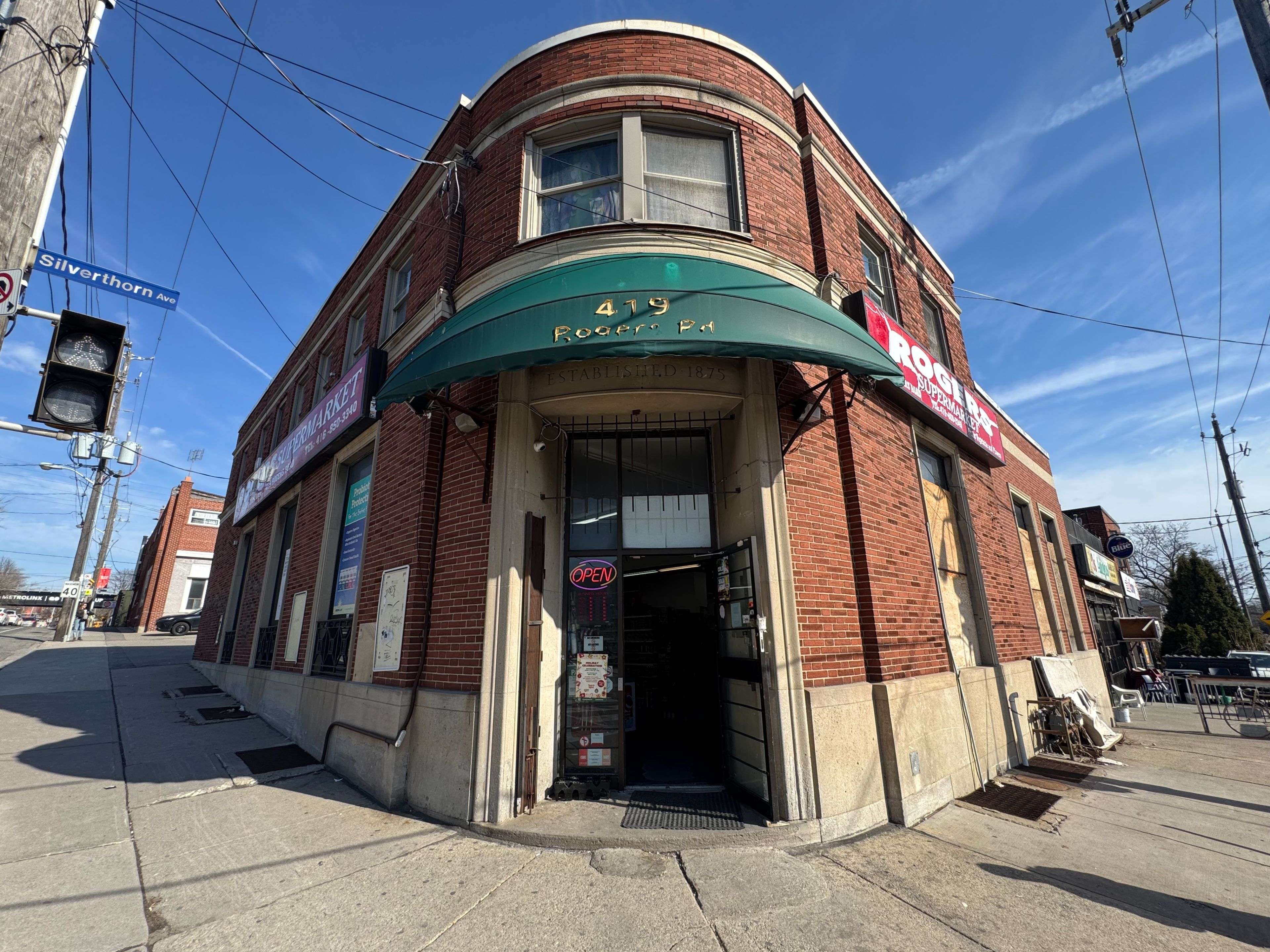 Toronto W03, ON M6M 4Z8,419 Rogers RD