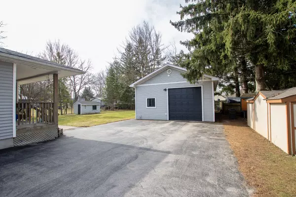 Strathroy-caradoc, ON N0L 1W0,2617 Emerson ST