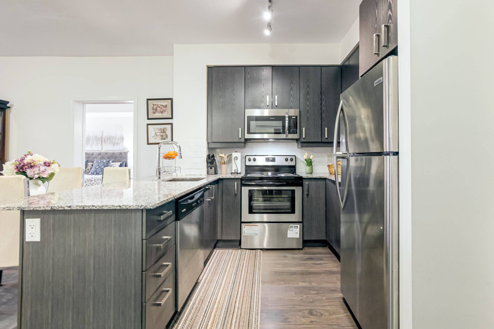 Richmond Hill, ON L4E 1G2,11611 Yonge ST #317
