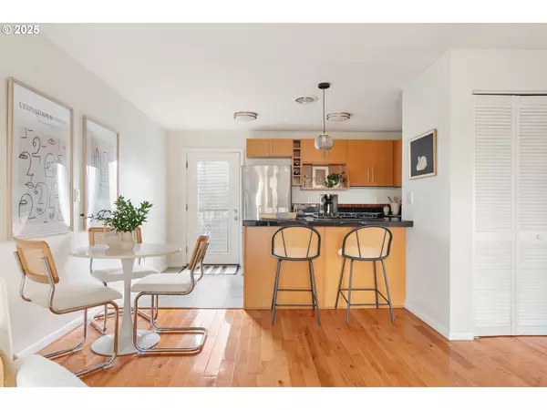 Portland, OR 97211,4956 NE 9TH AVE #6