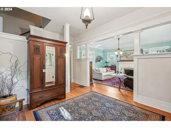 1644 SE LADD AVE, Portland, OR 97214