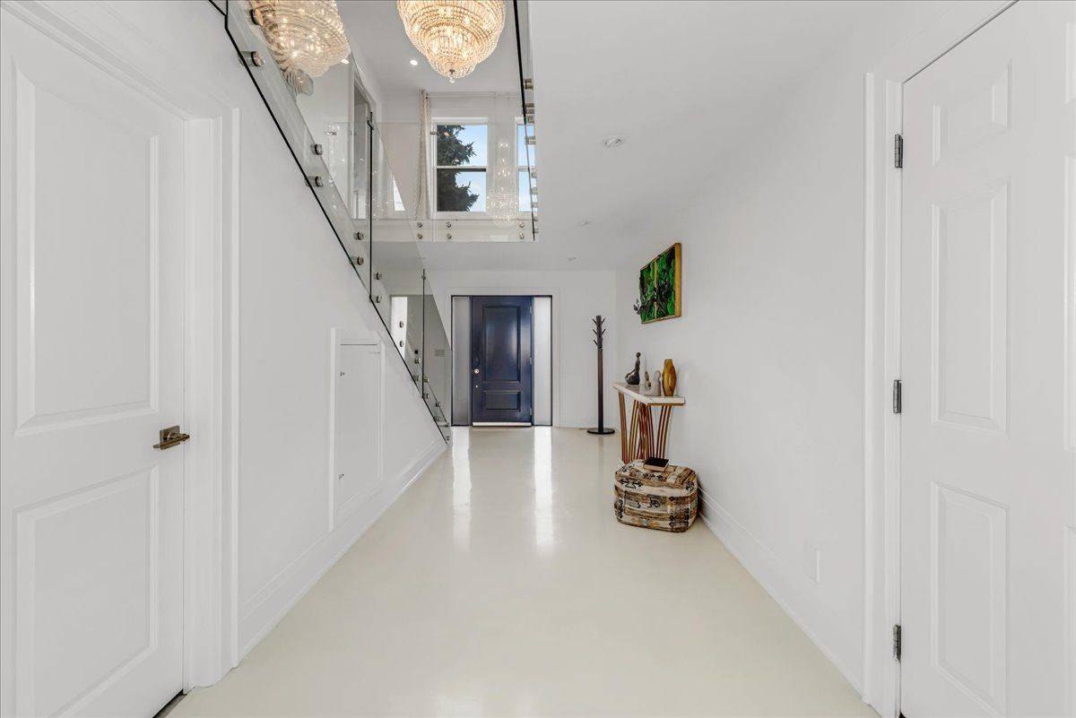 Milton, ON L9T 3B2,564 Brock CT