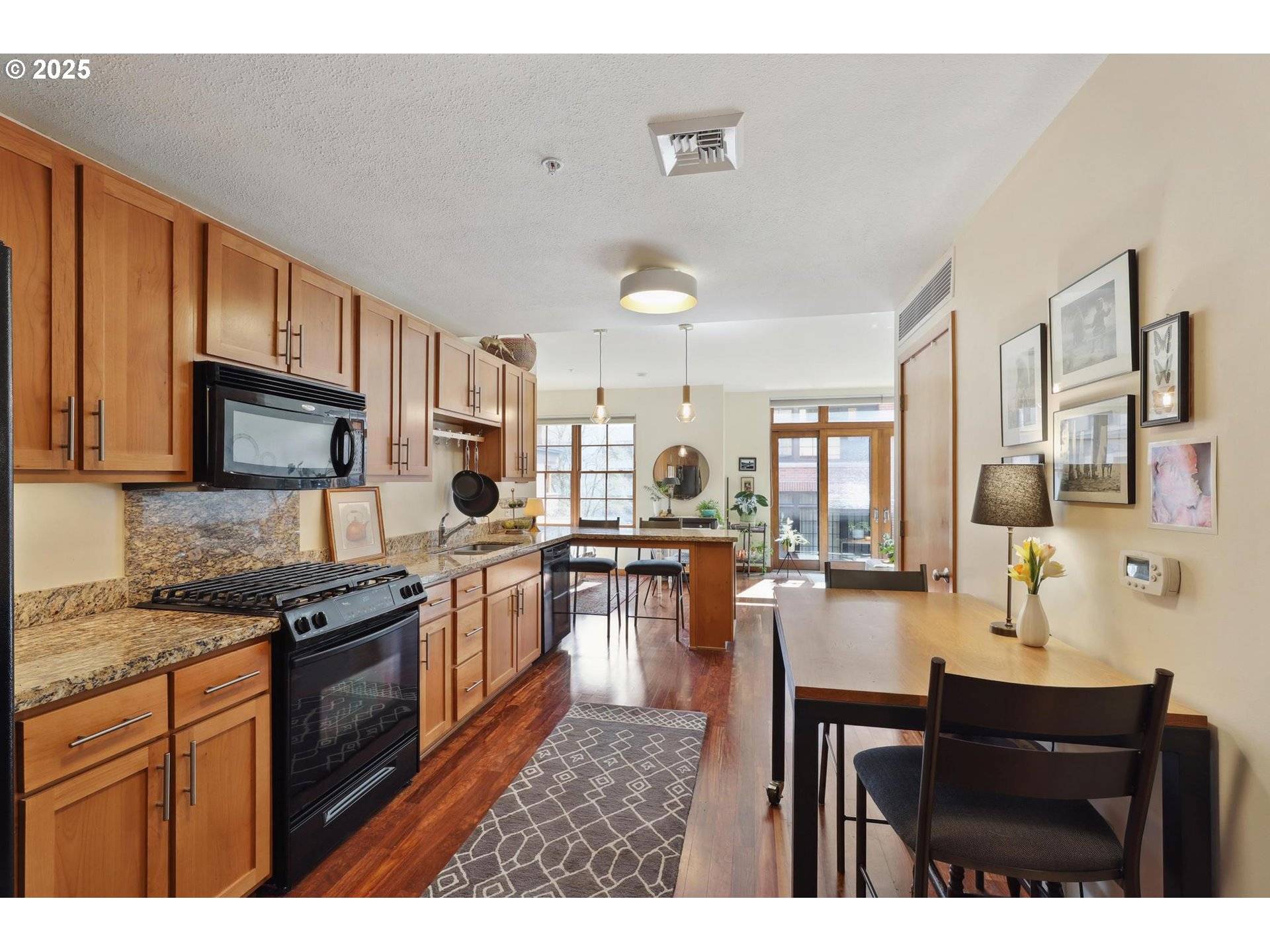 Portland, OR 97210,2350 NW SAVIER ST #314