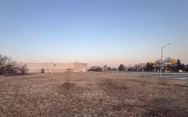 Mississauga, ON L4W 5E1,PL Block E Matheson BLVD E