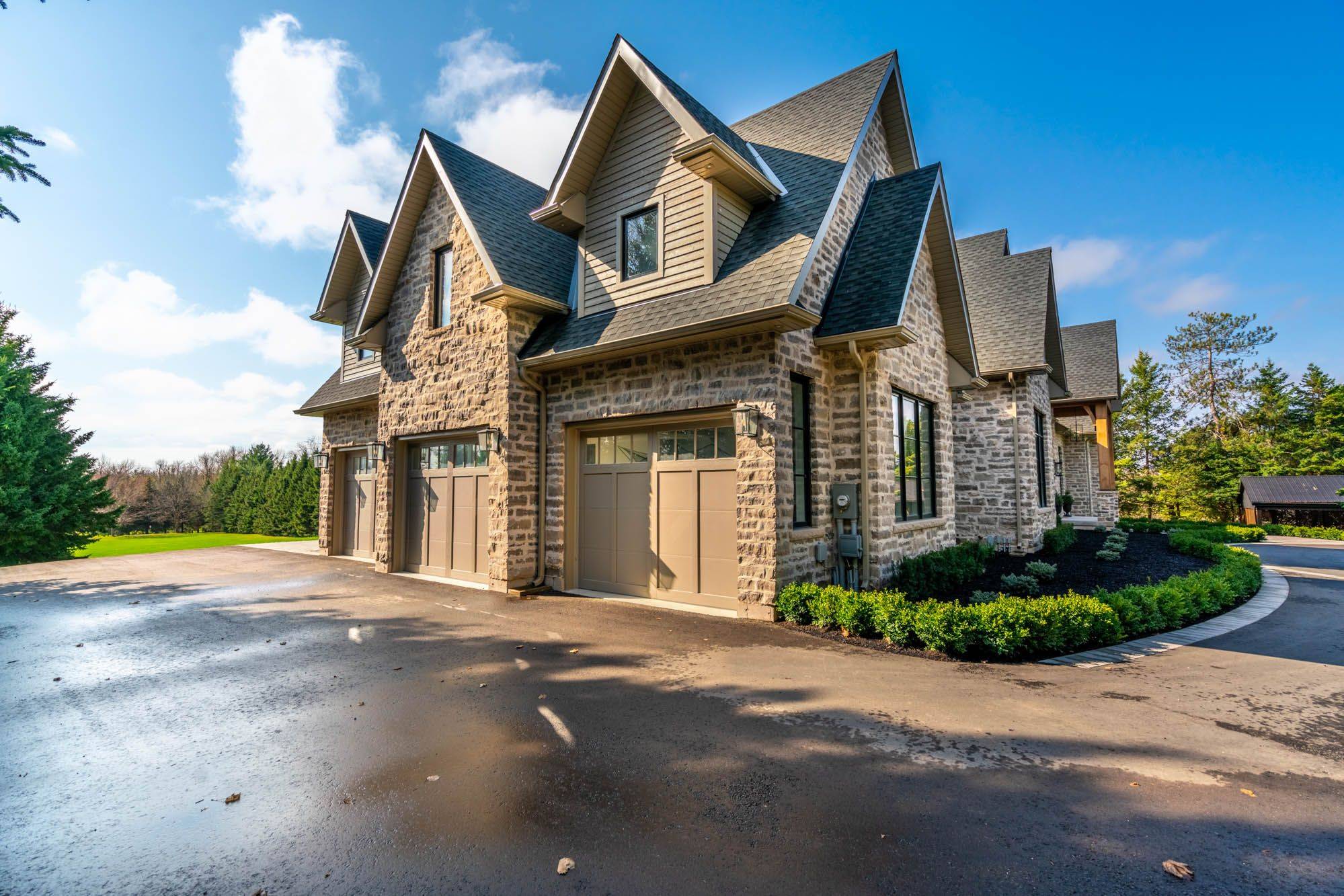 Hamilton, ON L0R 1H2,302 Carlisle RD