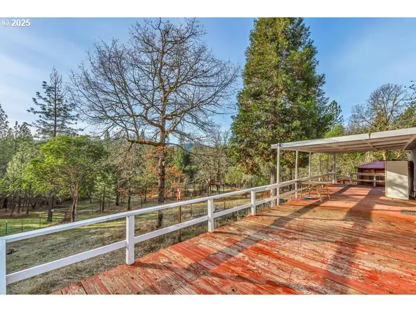 Rogue River, OR 97537,2555 SYKES CREEK RD