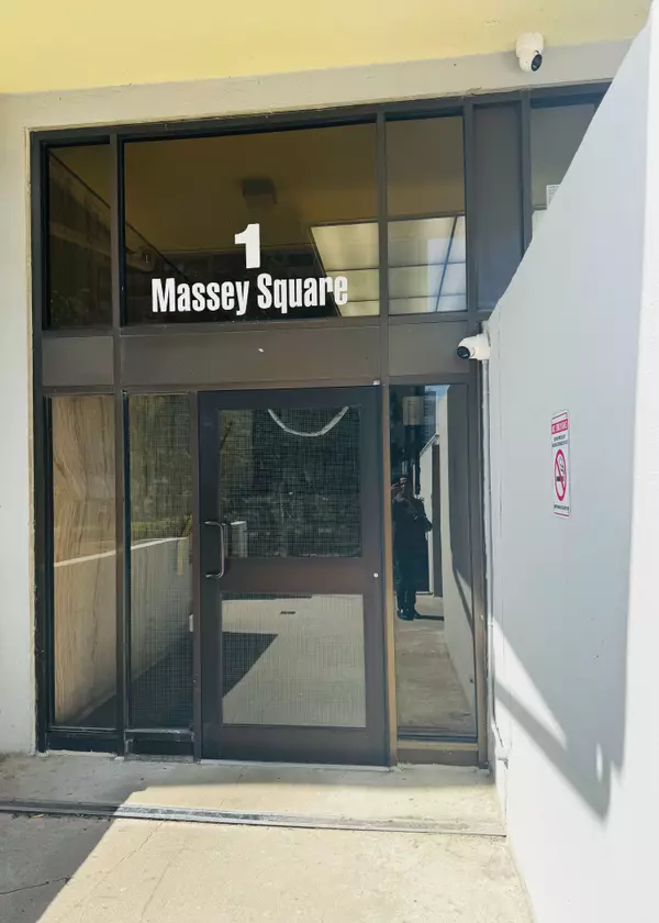 Toronto E03, ON M4C 5L4,1 Massey SQ #1202