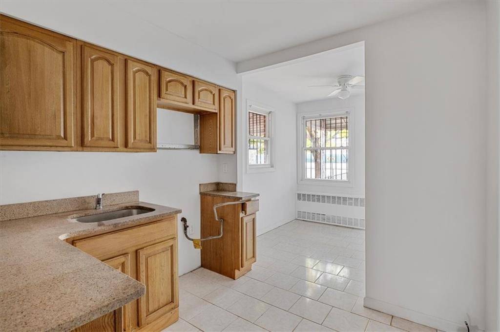 Brooklyn, NY 11236,9823 Seaview AVE