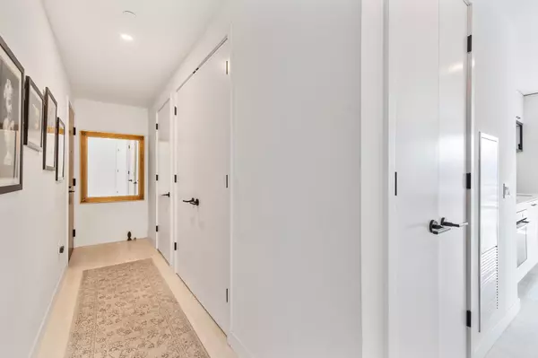 Toronto C01, ON M5V 1Y3,505 Richmond ST W #1005