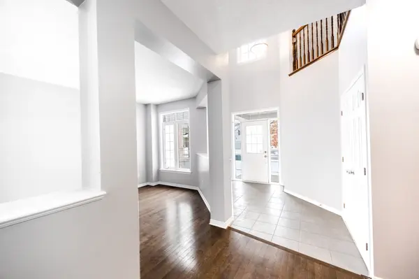 Barrhaven, ON K2J 5Y2,590 Pinawa CIR E