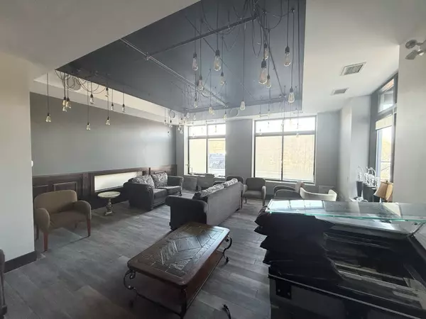 Guelph, ON N1H 0A9,160 MacDonell ST #1