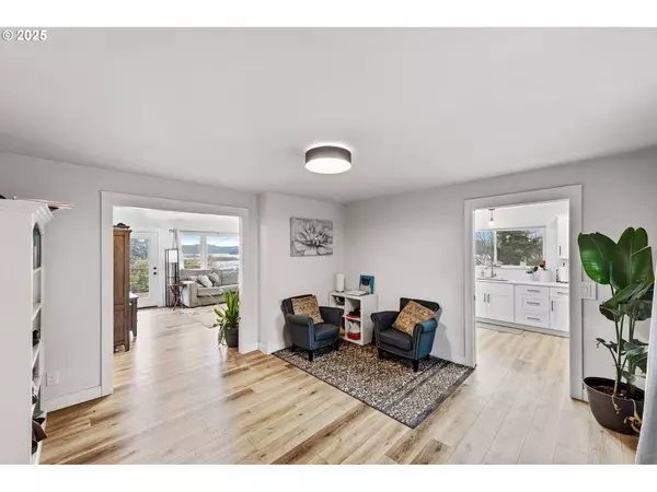 Coos Bay, OR 97420,546 W FIR AVE