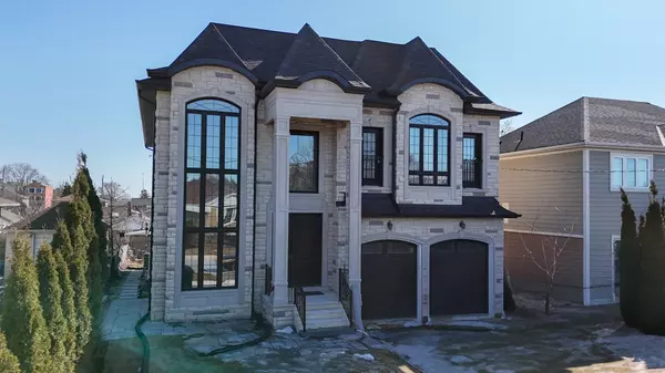 43 William Cragg DR, Toronto W05, ON M3M 1T8