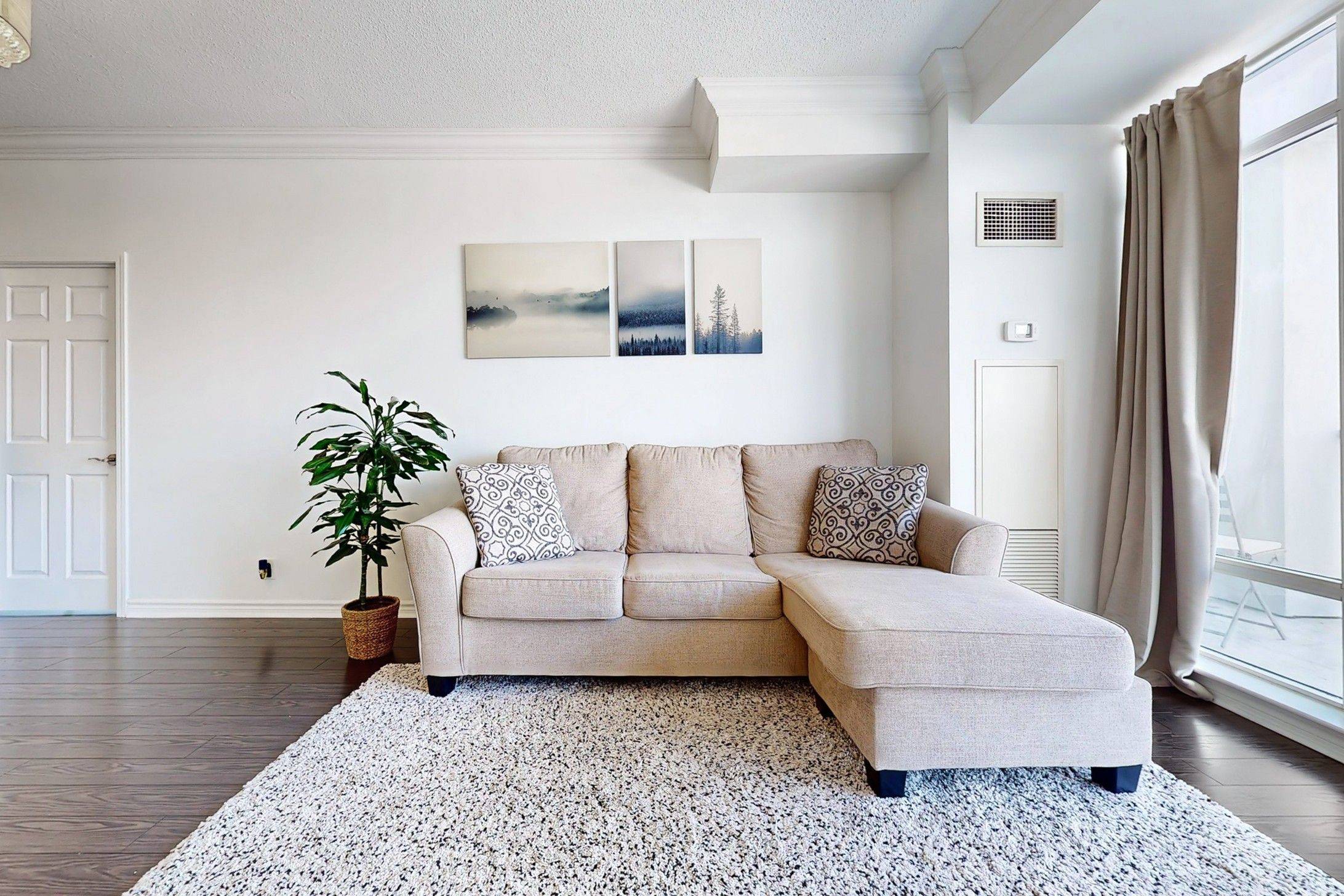 Richmond Hill, ON L4C 0S7,11121 Yonge ST #402