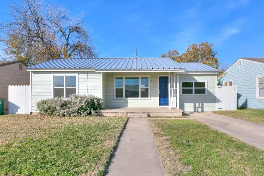 221 St Johns St, San Angelo, TX 76935