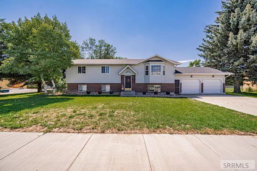350 E 3rd N, Sugar City, ID 83448