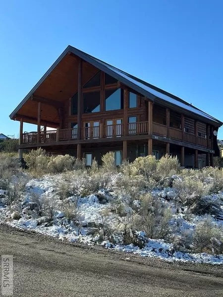 9123 Rustlers Trail, Menan, ID 83434