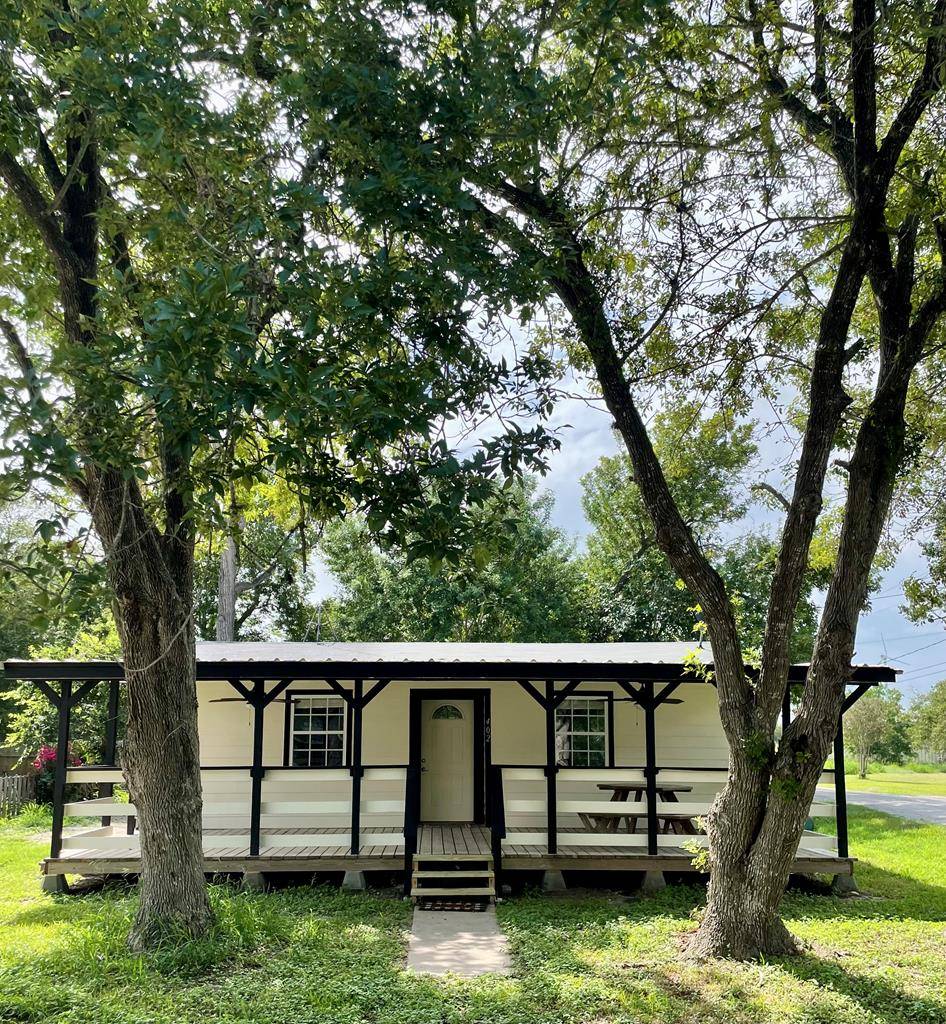402 E Virginia, Seadrift, TX 77983