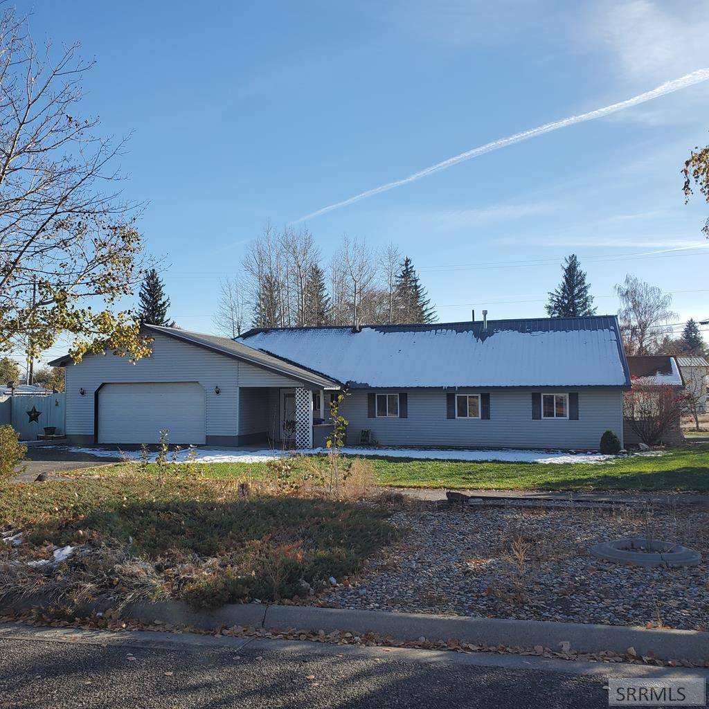 336 N 3rd E, St Anthony, ID 83445
