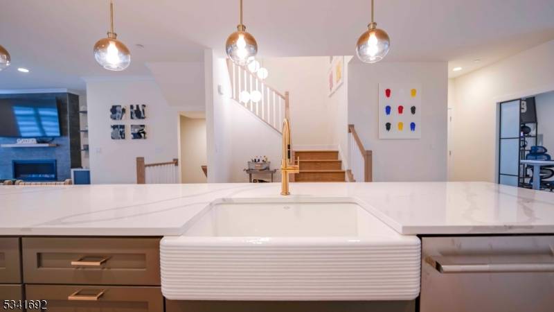 Upper Saddle River Boro, NJ 07458,26 Melody Ln