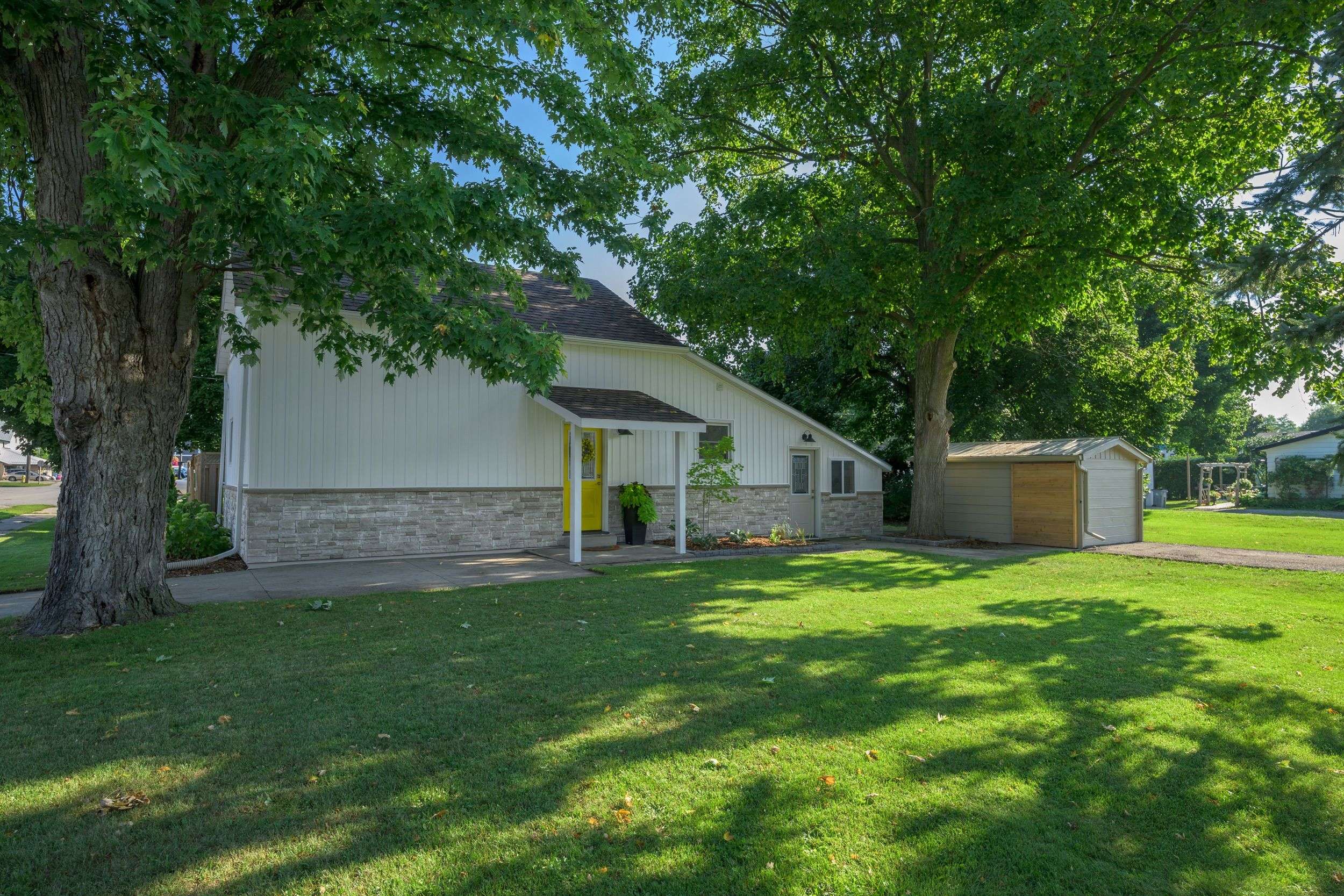 North Middlesex, ON N0M 1A0,132 Craig ST