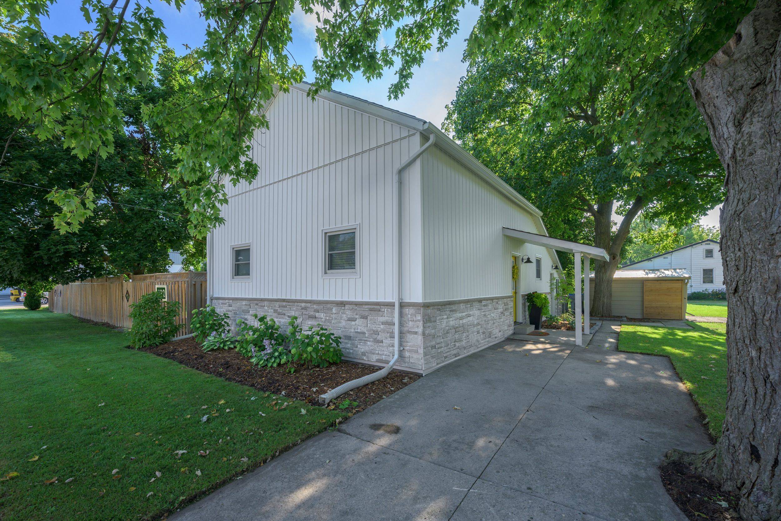 North Middlesex, ON N0M 1A0,132 Craig ST