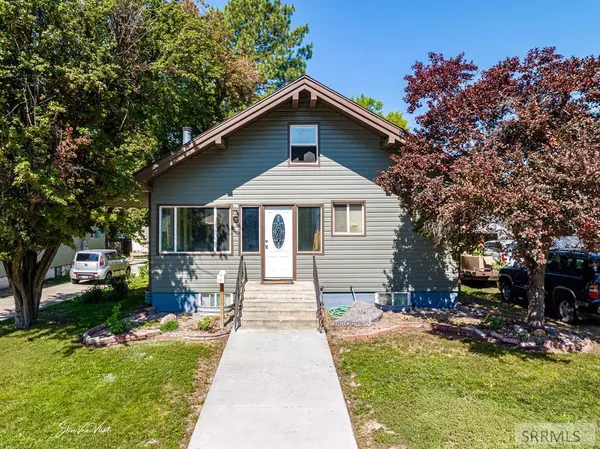 724 Hutchinson Avenue, American Falls, ID 83211