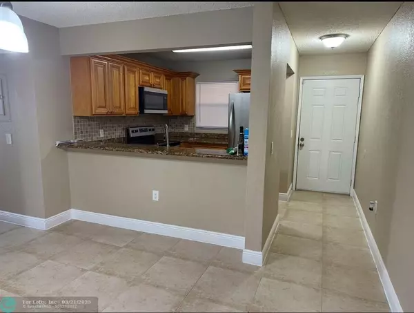 1540 Lake Crystal Drive #G, West Palm Beach, FL 33411