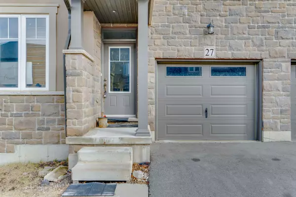 Hamilton, ON L9B 2R9,120 Vineberg DR #27