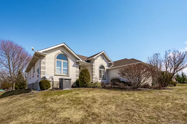 Centre Wellington, ON N0B 1J0,45 Torrance LN