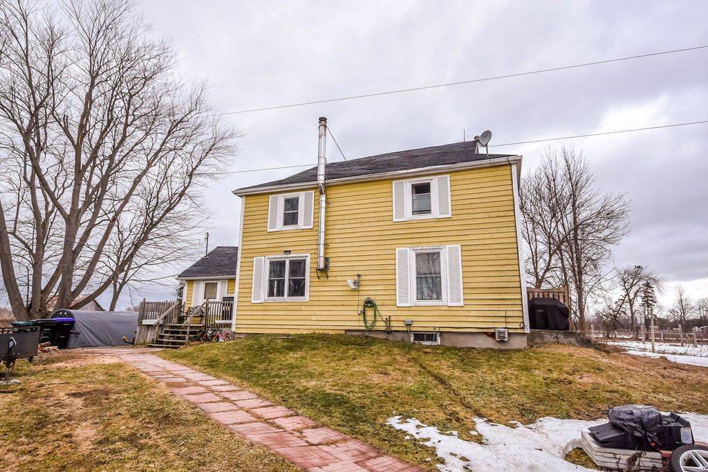 Oro-medonte, ON L0L 1T0,10 12 Line N