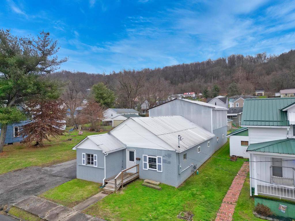 612 6TH AVENUE, Paden City, WV 26159