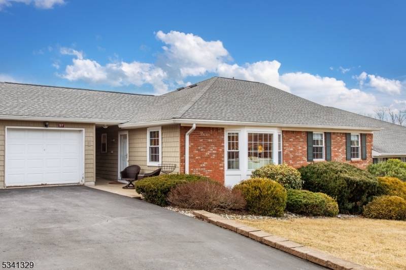 57 Brandywyne Dr, Florham Park Boro, NJ 07932