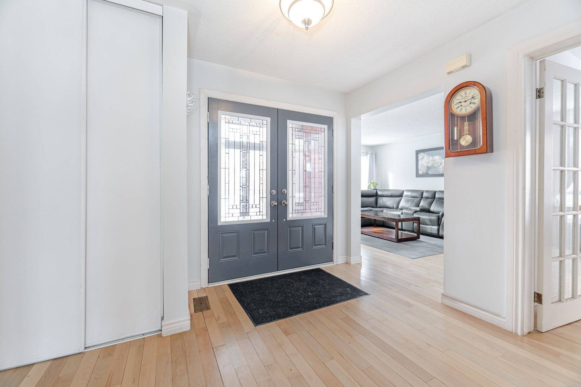 Ajax, ON L1T 3R6,7 Holmes CRES