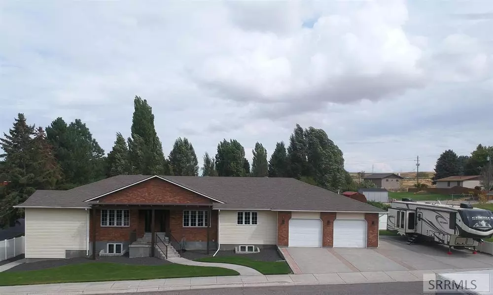 525 Taylor Avenue, American Falls, ID 83211