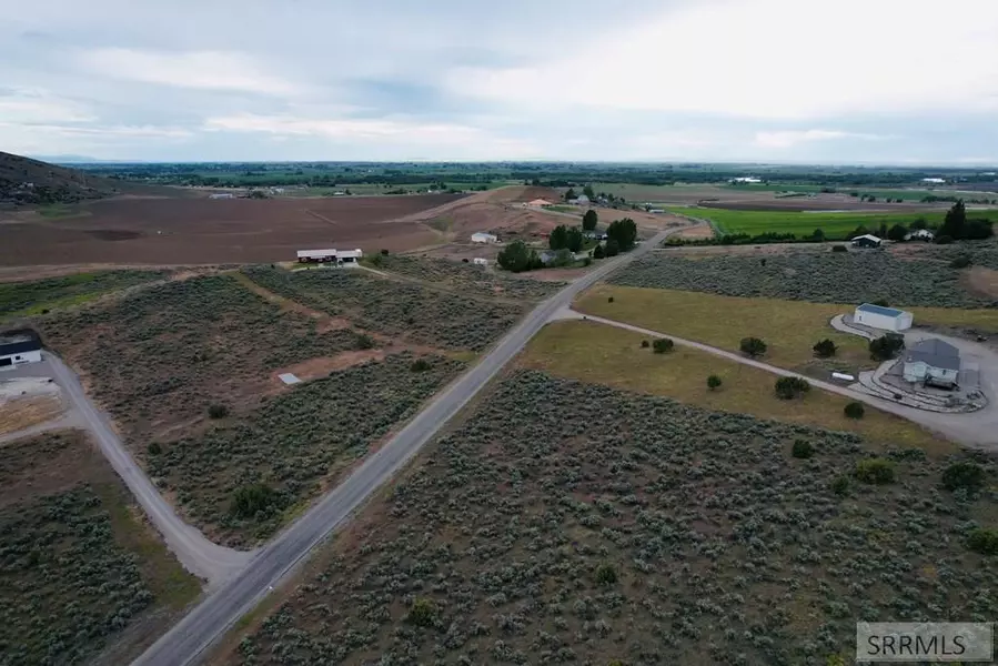 1039 E Butte Road, Menan, ID 83434