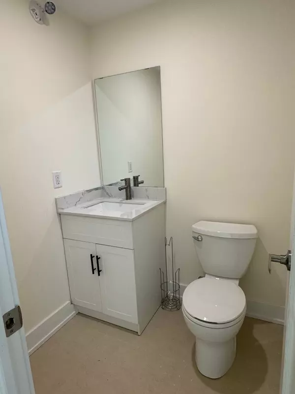 Vaughan, ON L4K 3T8,665 Millway AVE #26B-A