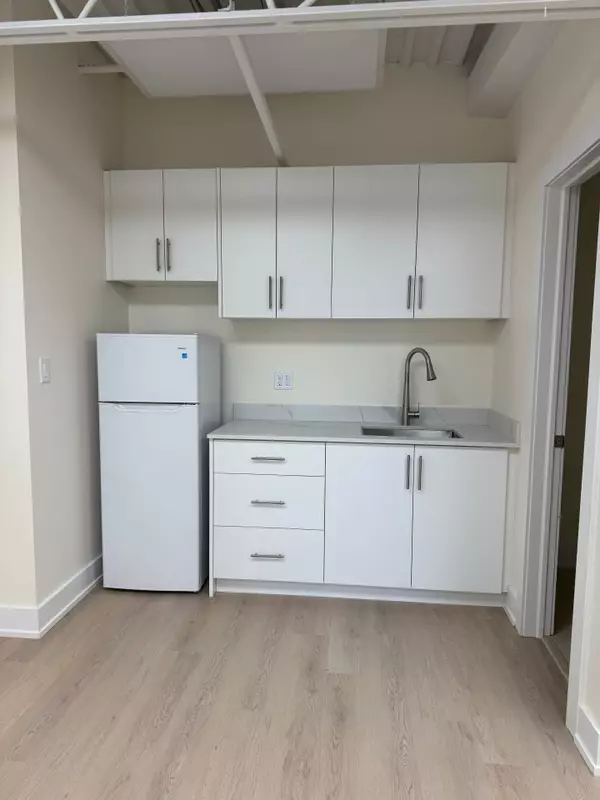 Vaughan, ON L4K 3T8,665 Millway AVE #26B-A