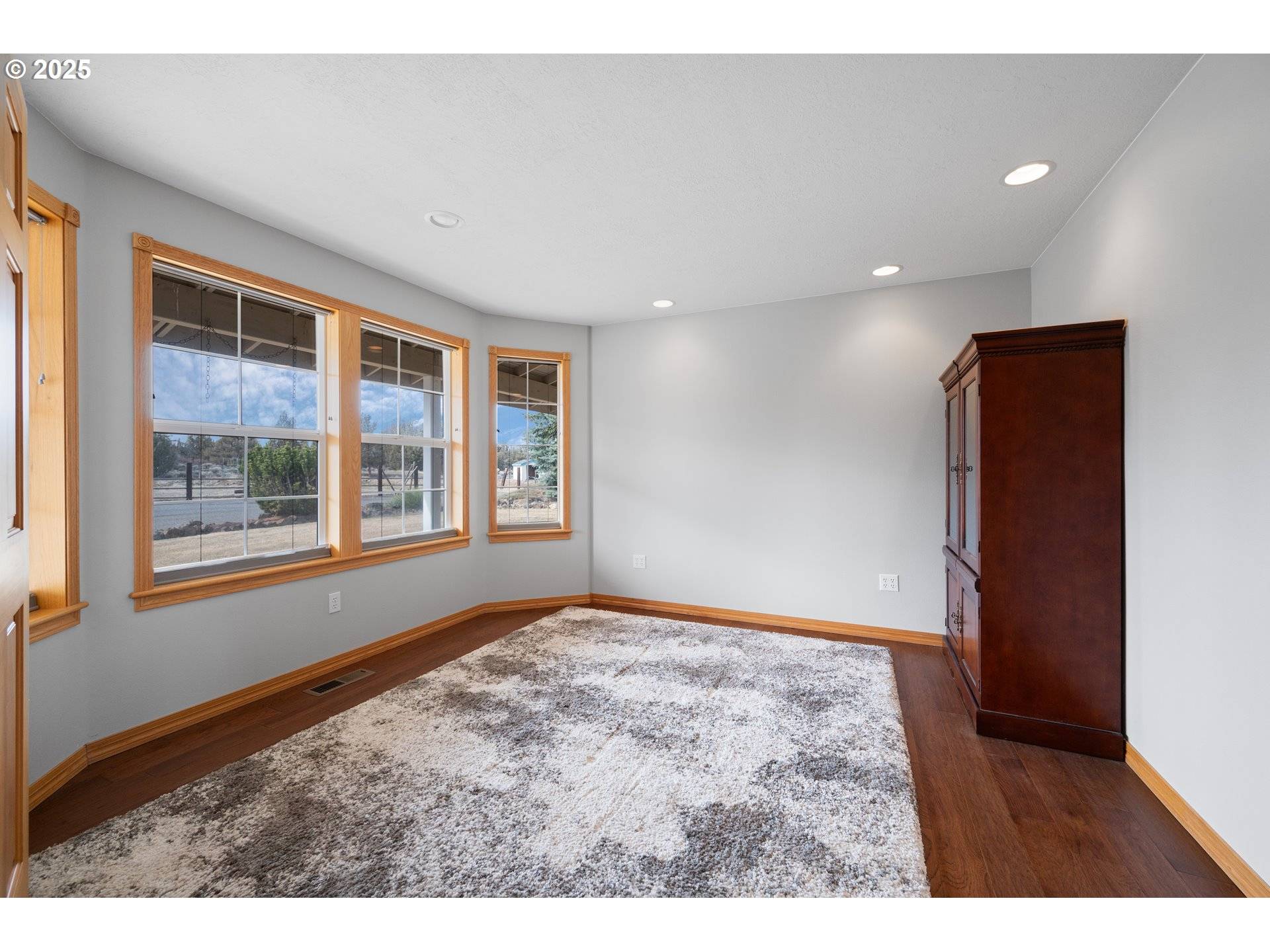Bend, OR 97701,24585 DODDS RD